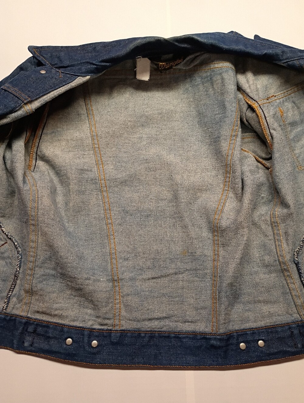 60's -70's Vintage Wrangler Men's Denim Trucker Jacket Made In The USA - Picture 6 of 15